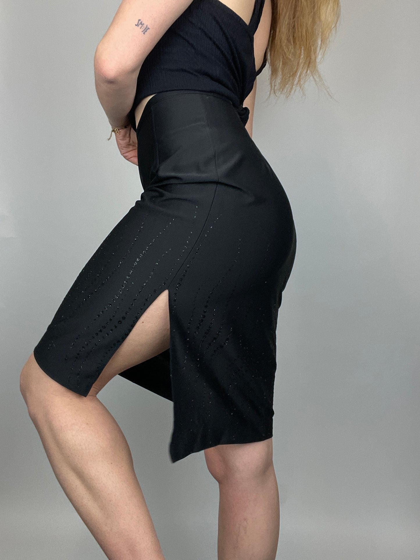 Jupe moulante fendu y2k noir motif strass
